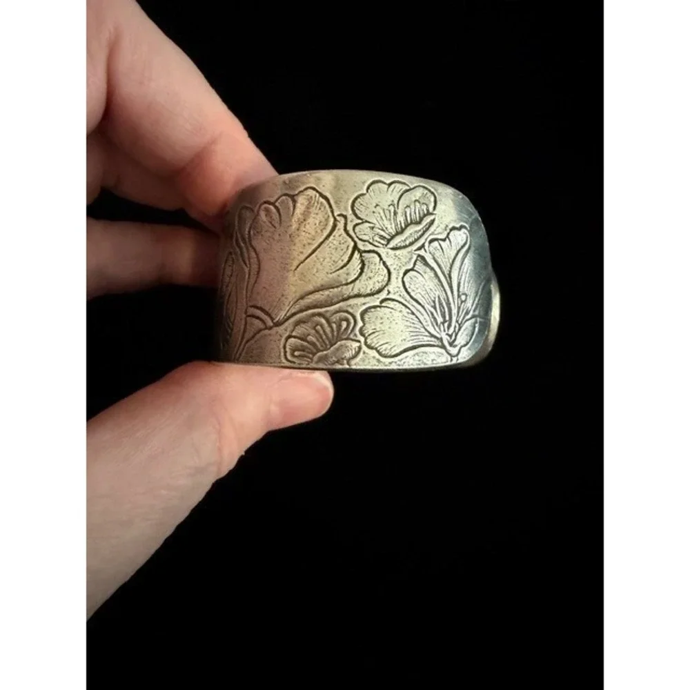 Vintage Salisbury Pewter August Poppy Flower of the Month cuff bracelet